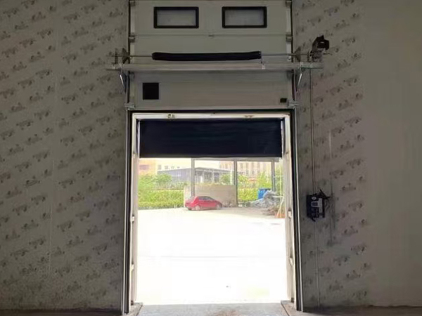 工業(yè)滑升門