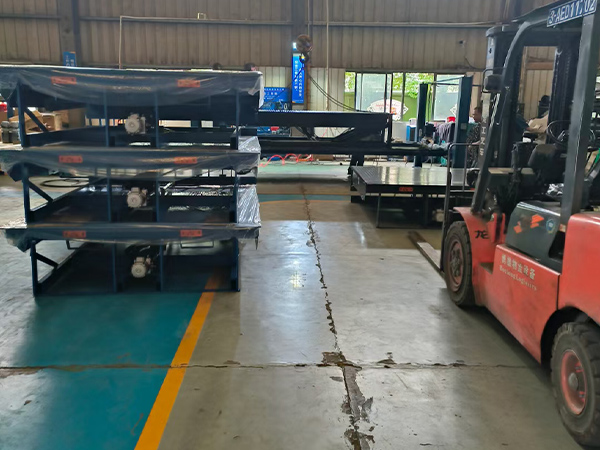 電動(dòng)液壓卸貨平臺(tái)